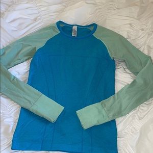 Ivivva fly tech long sleeve